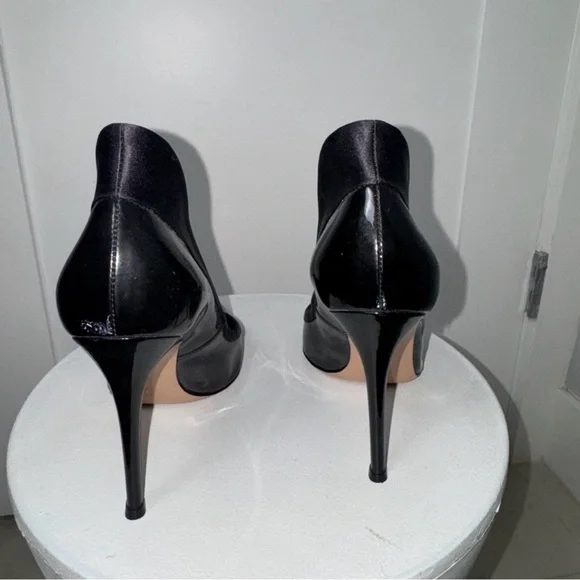 Gianvito Rossi Tuxedo 100mm Leather Pumps/7.5 - Picture 6 of 7